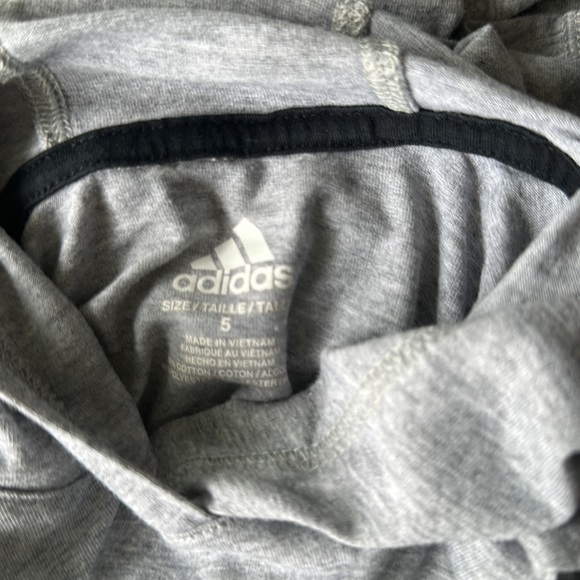BOYS ADIDAS HOODIE …..Size 5…..$30 - Picture 3 of 4